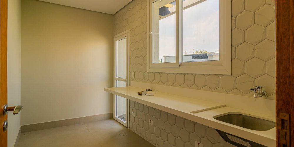 20241228T1402510300-494448845