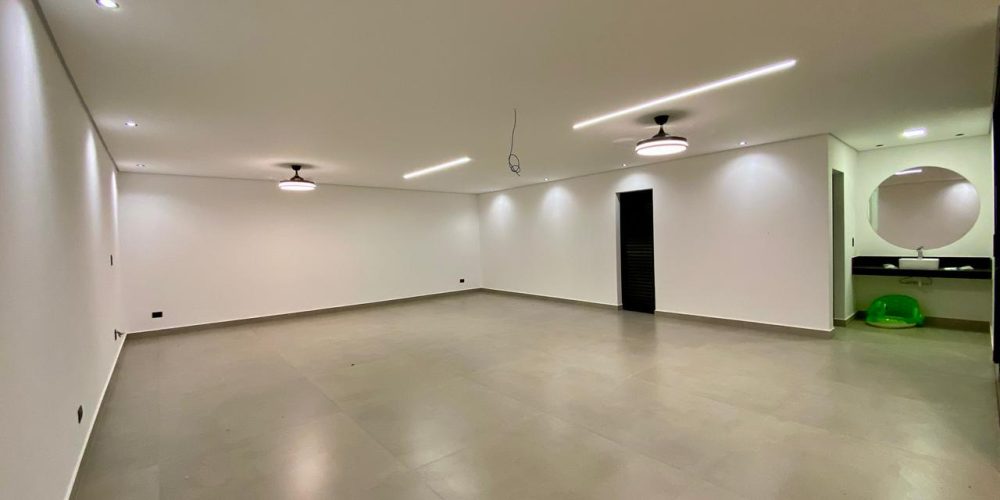 WhatsApp Image 2025-10-27 at 11.15.04